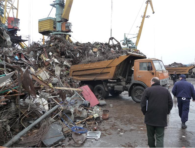 Монтанчани са откраднали машини и близо 7 тона желязо от