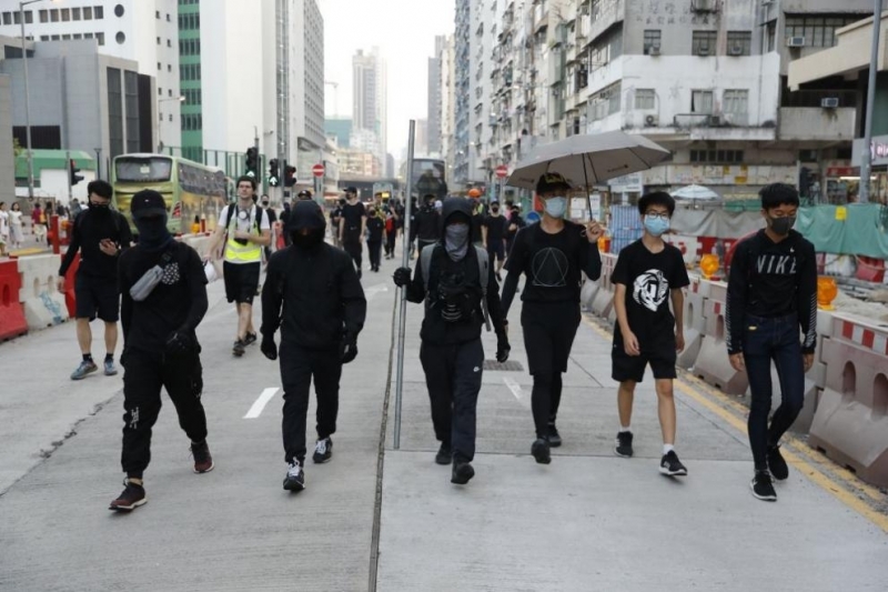 Полицията в Хонконг е арестувала 336 души по време на