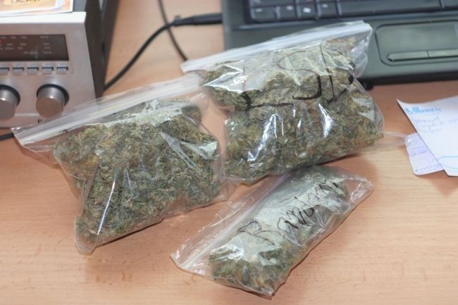 Полицаи намериха над 1 килограм трева у мъж в Монтанско