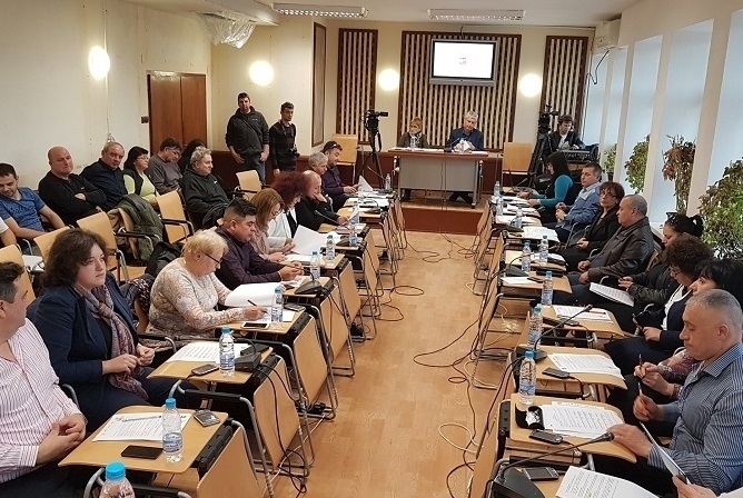 Мнозинството в общинския съвет на Мездра е на път да