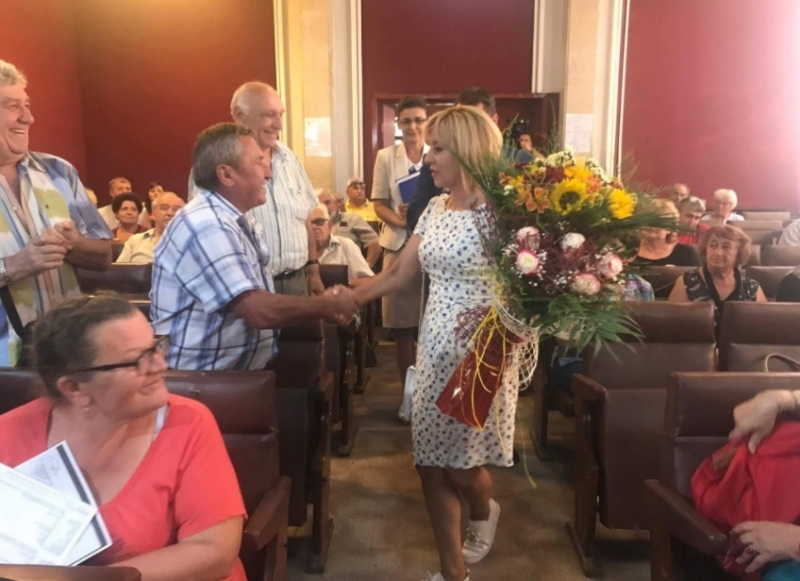 Мая Манолова в Монтанско: Ще има промени в закона за земята