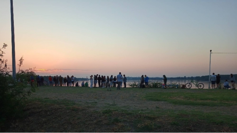 Стотици посрещнаха първото юлско утро на брега на Дунав във
