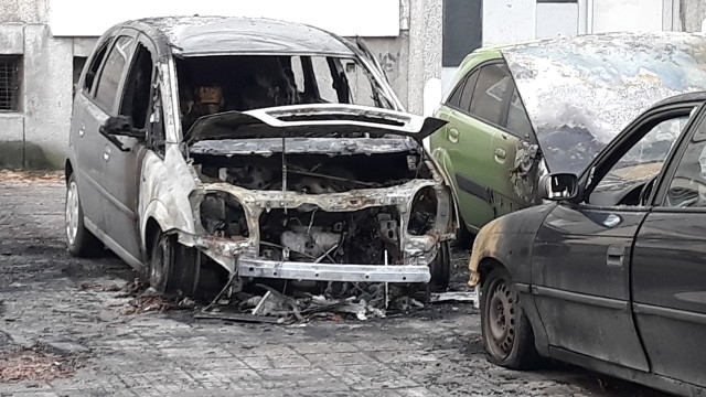 Три автомобила бяха изпепелени тази нощ в Пловдив Сигналът за
