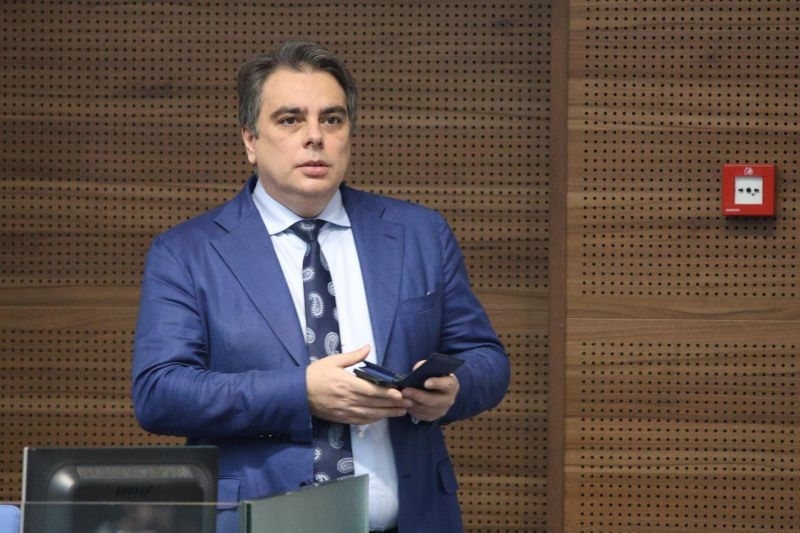 Бившият финансов министър Асен Василев отново обвини ГЕРБ в лъжа