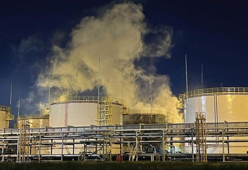 Трима души загинаха при пожар след украинска атака с дронове