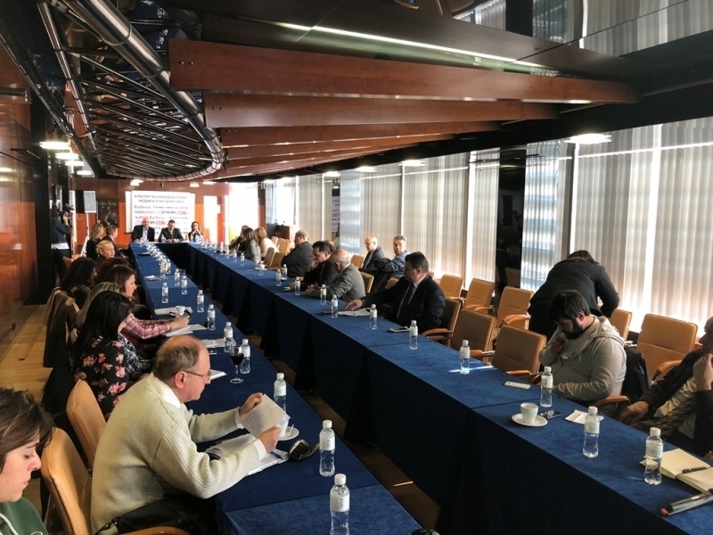 Регистър на медии Да но доброволен Клъстер за свободно