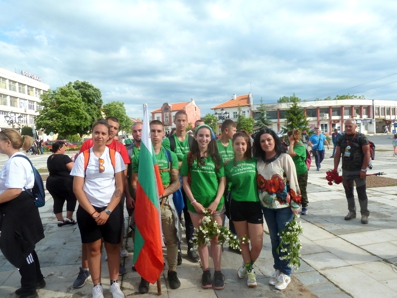 Ежегодно на 2 юни на връх Околчица се провеждат национални