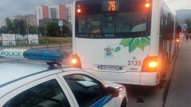 Млад шофьор е загинал на място след удар в спрял