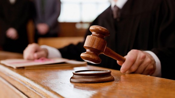 Предадоха на съд трима, ограбили възрастен мъж в Грамада