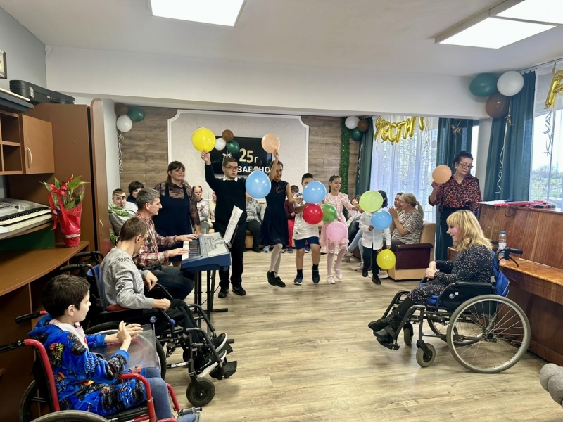 Дневен център „Зорница“ във Враца отбеляза 25 години от създаването си /снимки/