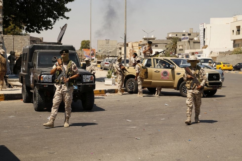 Най силните въоръжени фракции в либийската столица Триполи снощи започнаха сражения