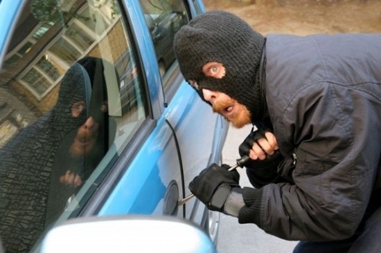 Бандити са откраднали товарен автомобил от фирмена база в Монтана