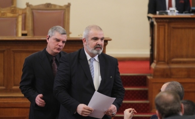 Депутатите Маноил Манев от ГЕРБ и Иван Иванов от БСП