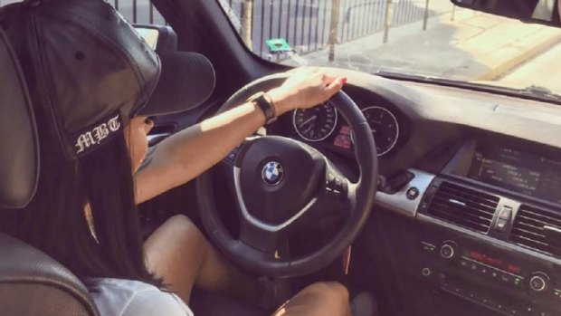 Напушена тийнейджърка е хваната да кара кола в Козлодуй съобщиха