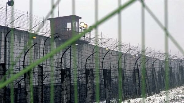 Бунт в руски затвор: Лишени от свобода взеха заложници, има жертви