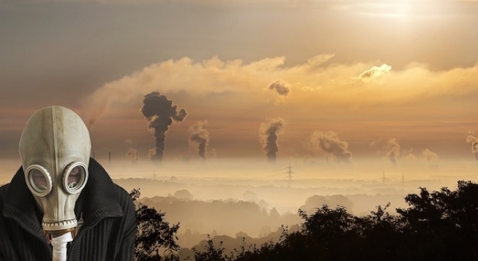 Скопие със затворени училища препълнени болници покрита почти непрекъснато с