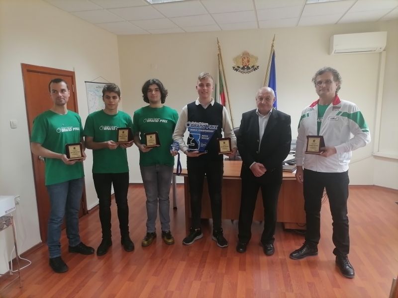 Областният управител на Враца награди състезателите от националния ни тим, спечелили трето място в Москва /снимки/