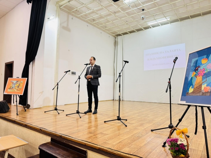 В навечерието на Деня на народните будители: Вдъхновението и талантът се срещнаха във Враца /снимки/