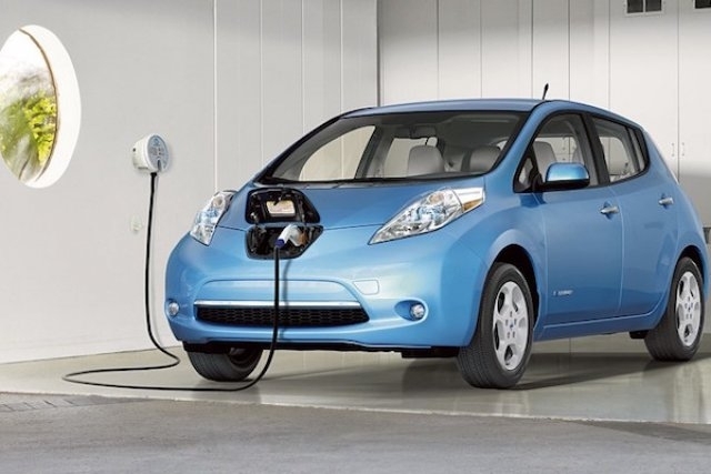 Броят на електрическите автомобили задвижвани само с енергия от батерии