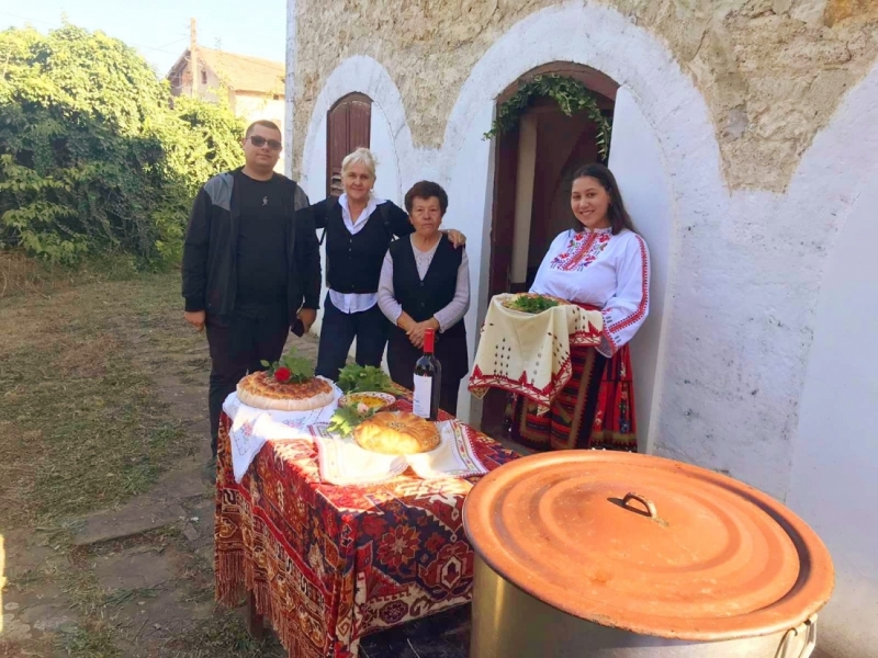 Храмов празник отбеляза църквата Св Параскева в белослатинското село Попица
