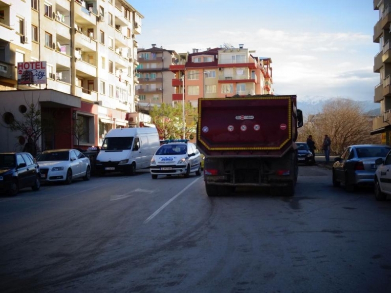 Камион натоварен с пясък блъсна и уби на място 19