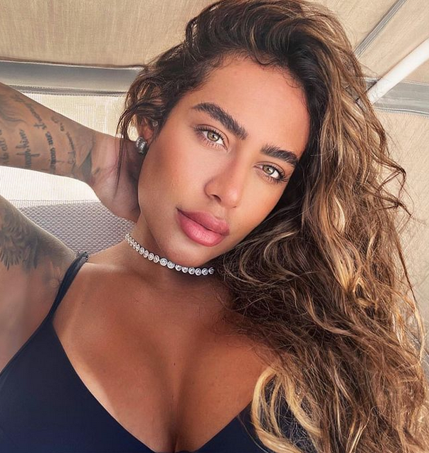 Сестрата на голямата звезда на световния футбол Неймар Рафаела