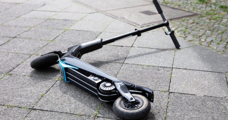 Младеж е в болница с опасност за живота след инцидент