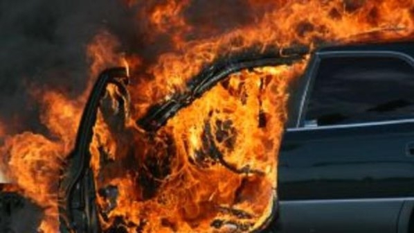 Лек автомобил Ауди А6 бил подпален от неизвестен извършител във