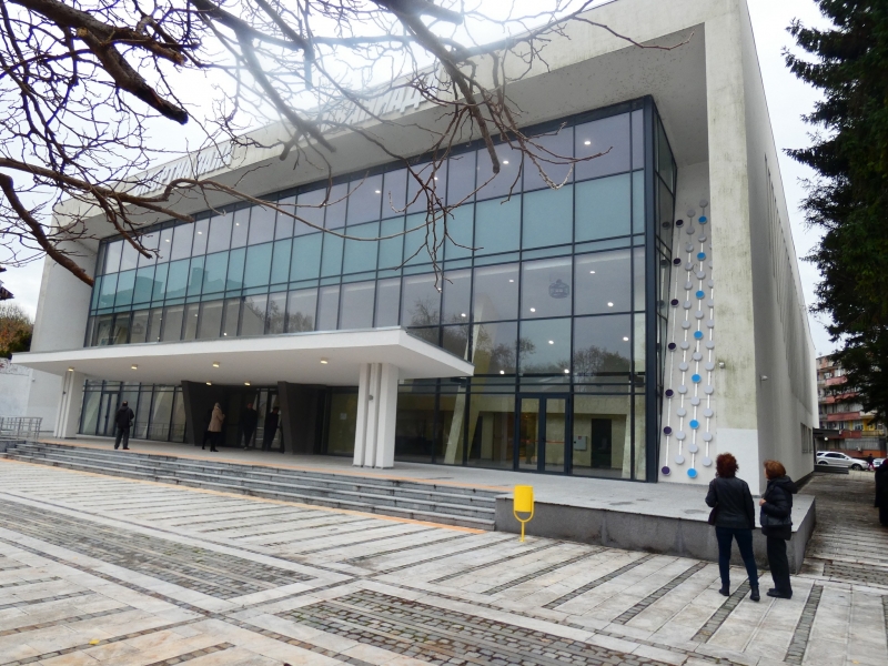 Обновиха напълно спорната зала "Балканиада" в Лом /снимки/