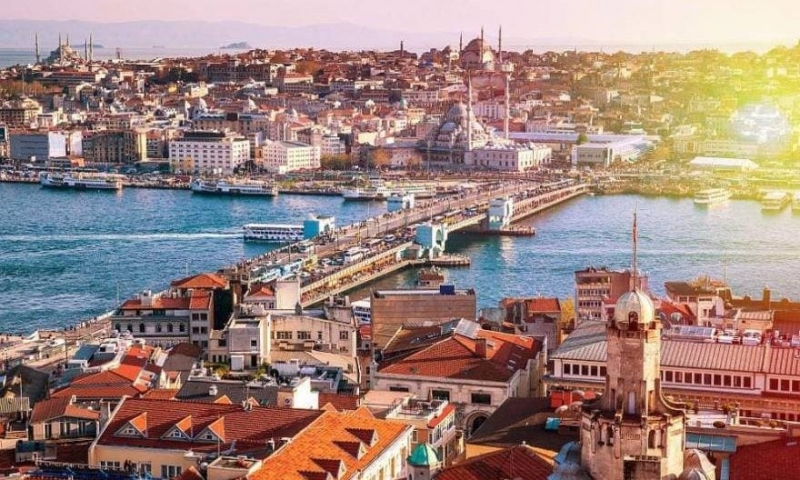 Изискването на турските власти всички пристигащи в страната пътници да