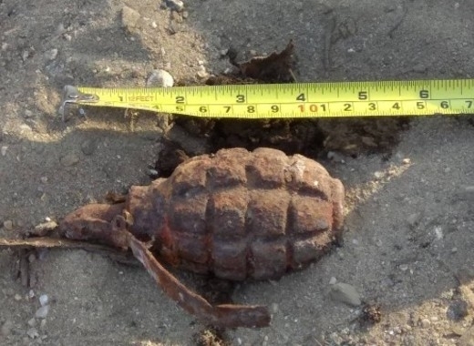 Намерена е ръчна граната до къща в село Галиче съобщиха