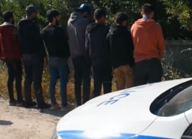 Десет нелегални мигранти скрити в каравана са задържани на граничния контролно пропускателен