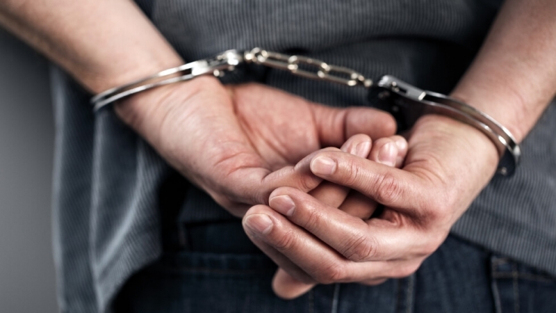 58 годишен мъж е задържан след като залял съпругата си