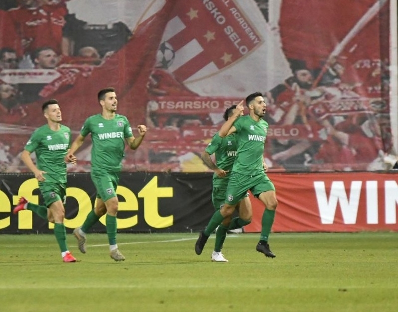 Двама от най опитните футболисти на Ботев Враца пропускат предстоящото домакинство