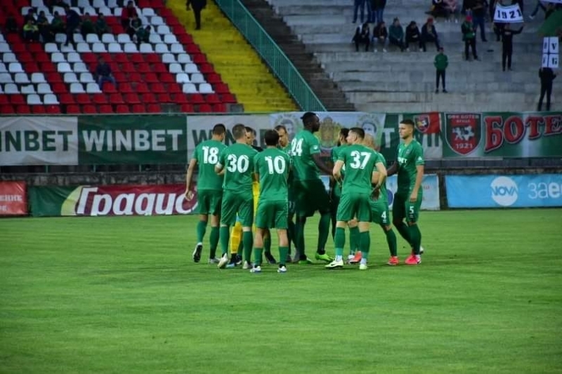Андреас Васев и преотстъпените от други отбори в Ботев няма