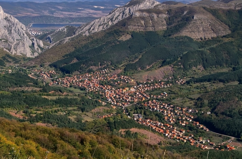 Частен съдебен изпълнител обяви на търг парцели в едно от