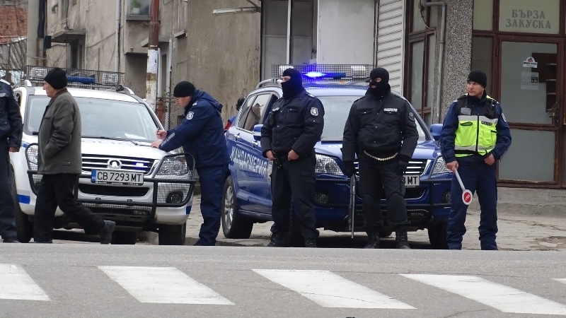 Служители на полицията и жандармерията са провели специализирана операция за