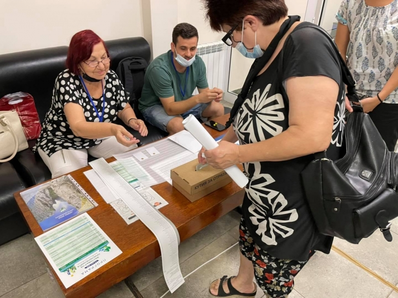 Пробно машинно гласуване се провежда във Враца съобщиха от управата