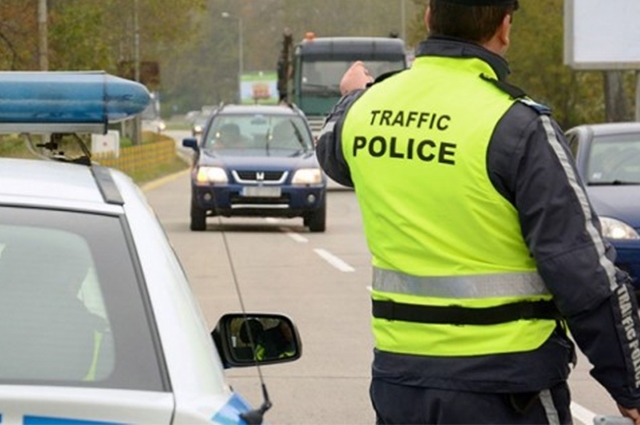 Вчера полицаи от Монтана са спипали 15 годишен да кара Форд