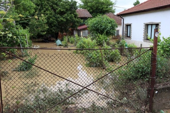 Продължава отводняването на засегнатите от придошлата река Войнишка над 50
