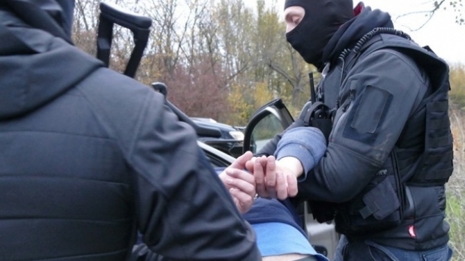 Полицаи са хванали мъж с много наркотици в Берковица съобщиха