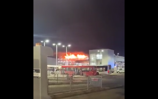 Голям пожар затвори летище в Лондон Всички полети на лондонското