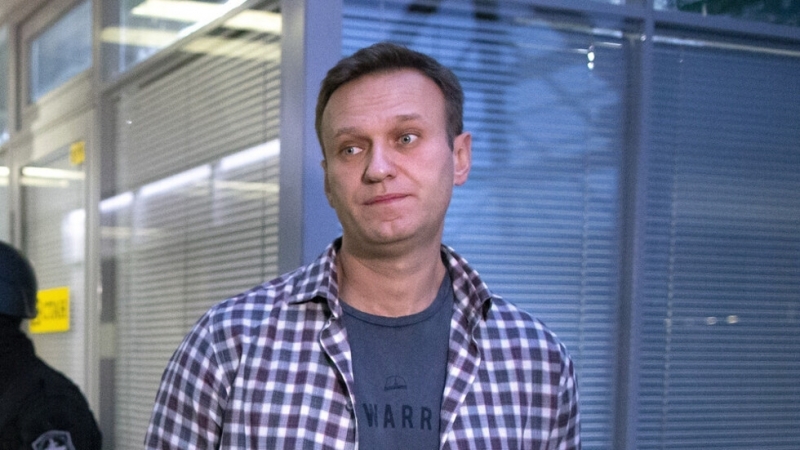 Руският опозиционен лидер Алексей Навални е бил изведен от затвор