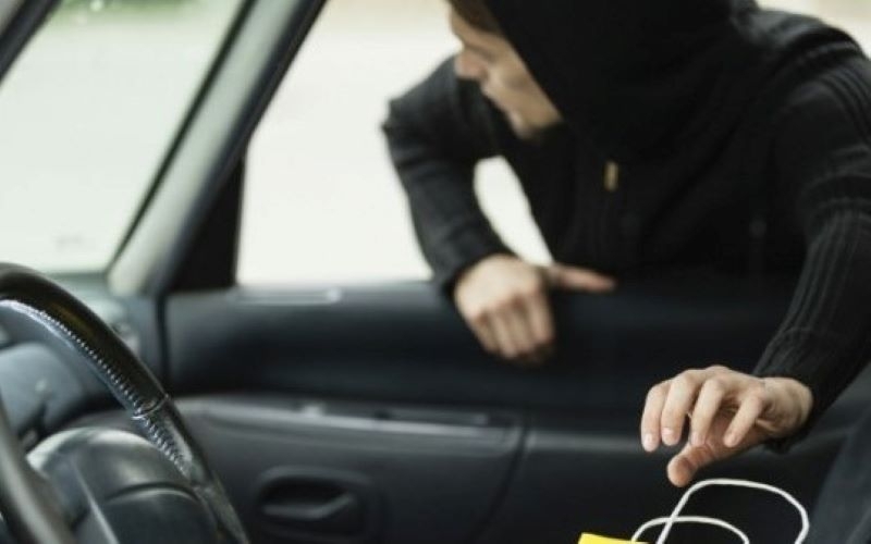 Бандит задигна вещи от камион във врачанско село съобщиха от