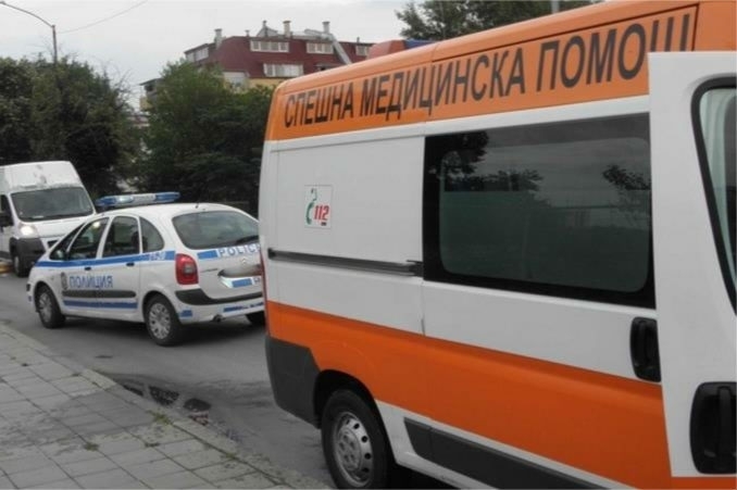 Мерцедес А170 блъсна дядо в Монтанско той издъхна на път