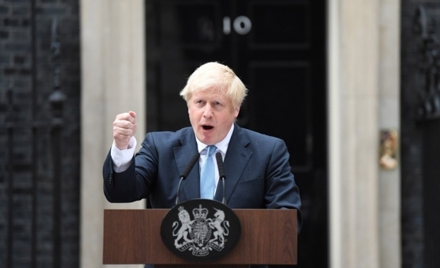 Британският премиер Борис Джонсън обяви от четвъртък нова 4-седмична карантина