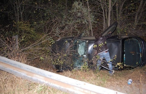 Нафиркан младеж от Ботевград се е размазал с колата си