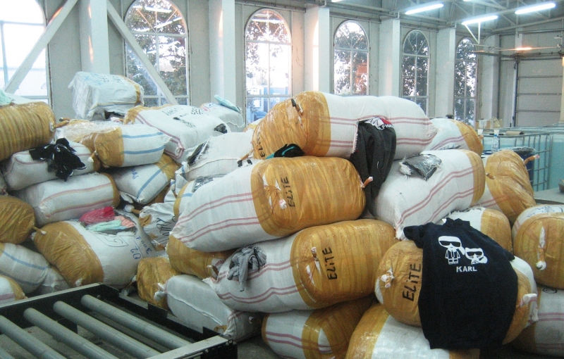 Над 14 000 различни текстилни артикули с общо тегло около