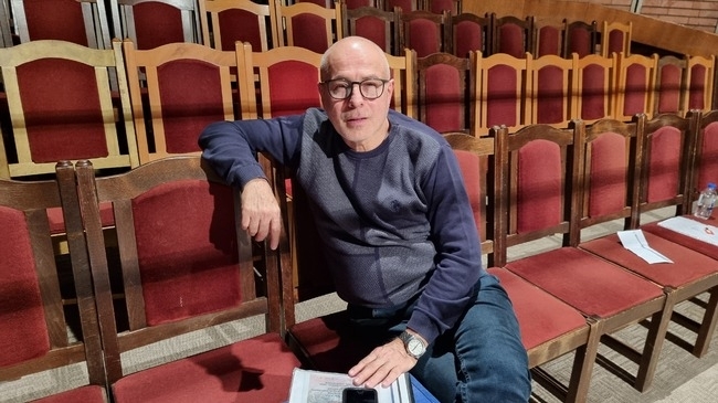 Да бъде изместен с около месец Фестивалът на малките театрални