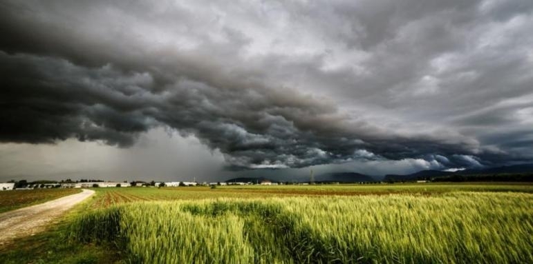 Днес още сутринта над североизточните а около и след обяд